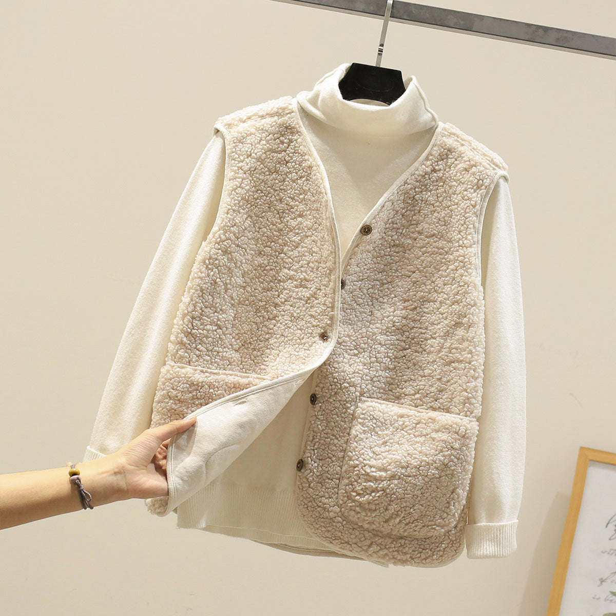 Fleece Gilet Cream Sherpa Women's Button-Up Bodywarmer – Casual, Layering Winter Vest with Pockets